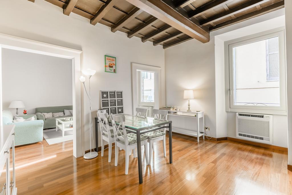 Navona Bernini Apartment